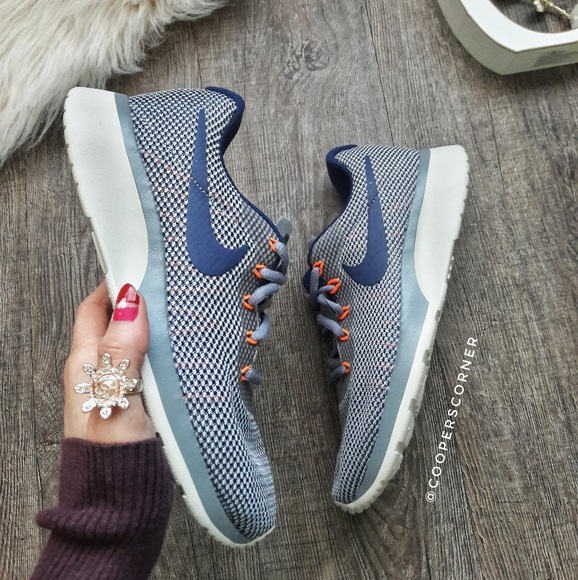 Nike Shoes - NEW Nike Tanjun Racer